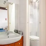 Stylish Flat Near Duomo - Metro 50 M - 4 Guests * Milano